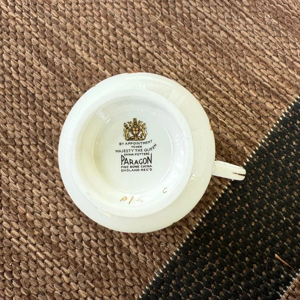 Vintage Paragon Fine Bone China Teacup and Saucer Set - Picture 4 of 6